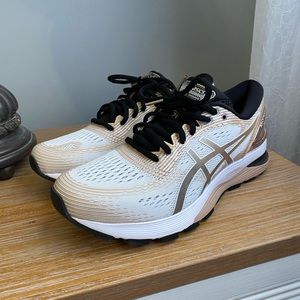 ASICS - Gel-Nimbus 21 running shoes